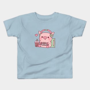 Cute Gamer Pig Loves Playing Video Games Kids T-Shirt